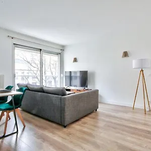 Appartement Quartier Pantheon Free Netflix, Paris